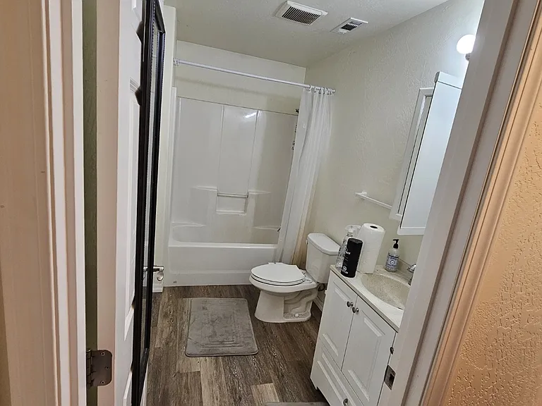 304 SE L St — Photo 14