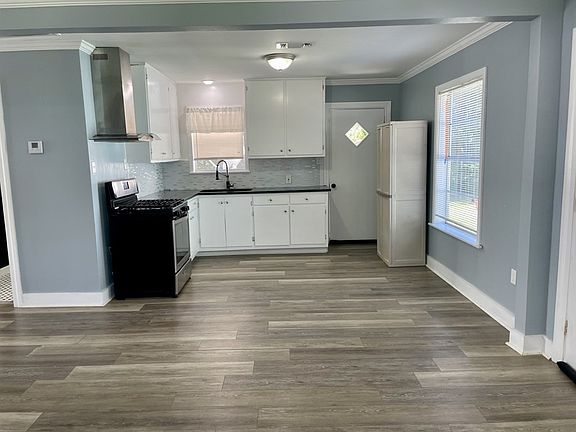 2nd image of 1117 Carolyn Ave