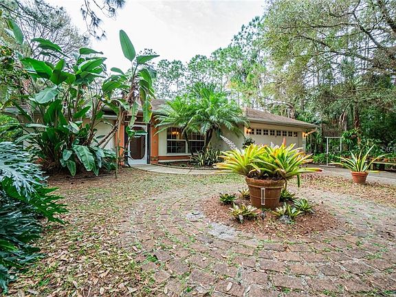 4th image of 3293 Tropicaire Blvd