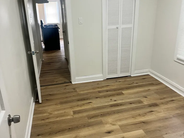 2546 W Medford Ave — Photo 3