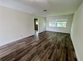 420 W Palm St, Lantana, FL