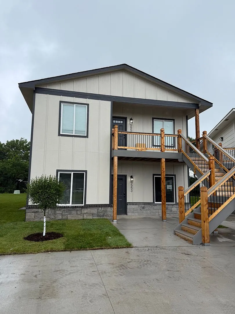 5553-55 N Bressler Dr. — Photo 2