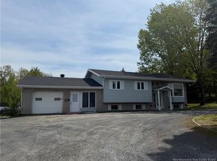 711 Victoria St, Edmundston, NB E3V3T3