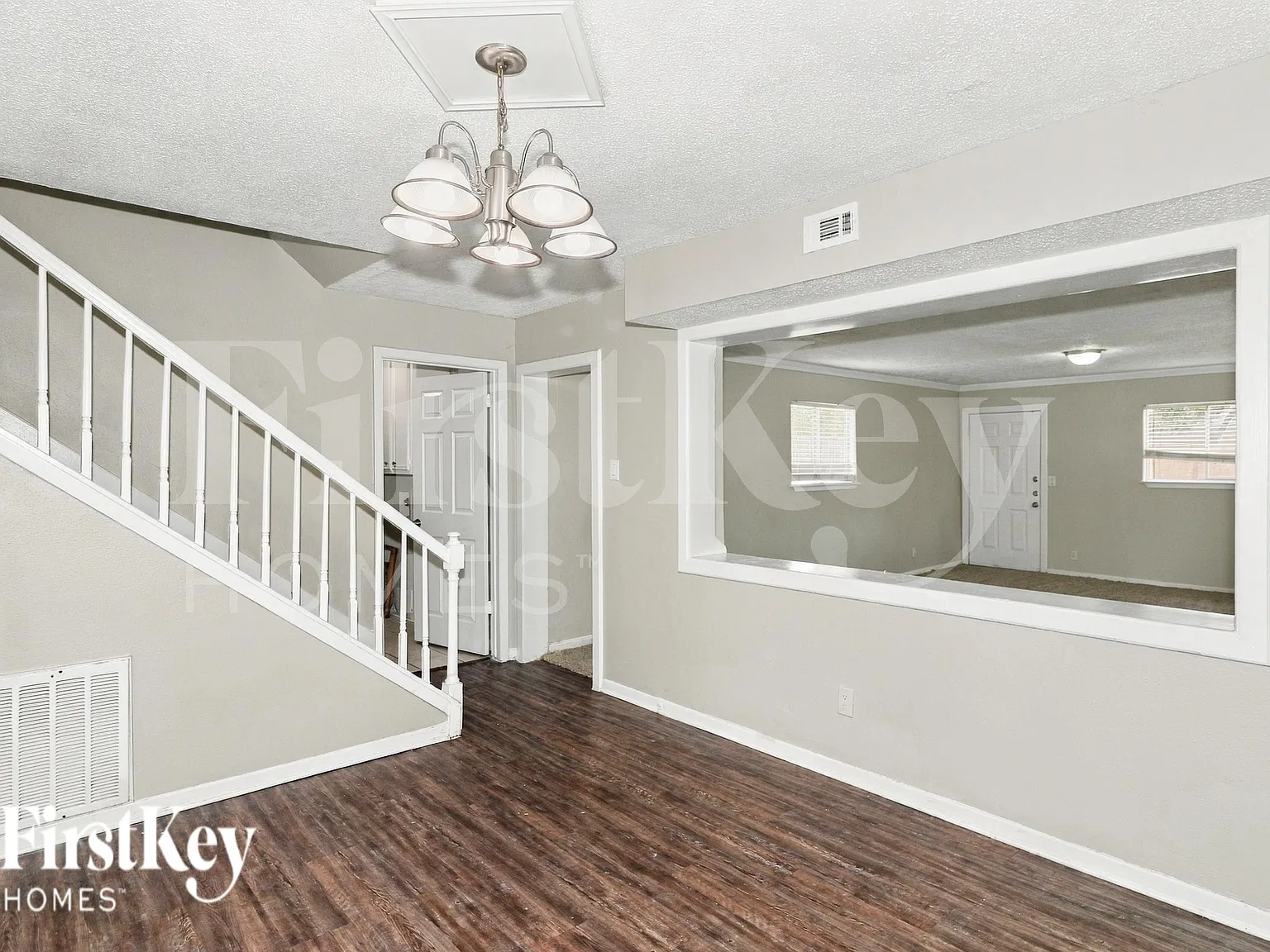 4 bed, 2.5 bath, 1721 sqft, $1,715 — Photo 4