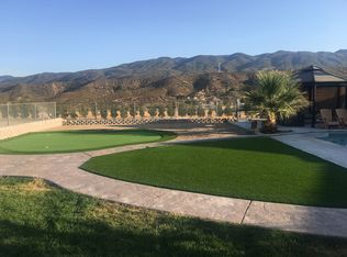 4055 Summit Valley Rd, Hesperia, CA 92345