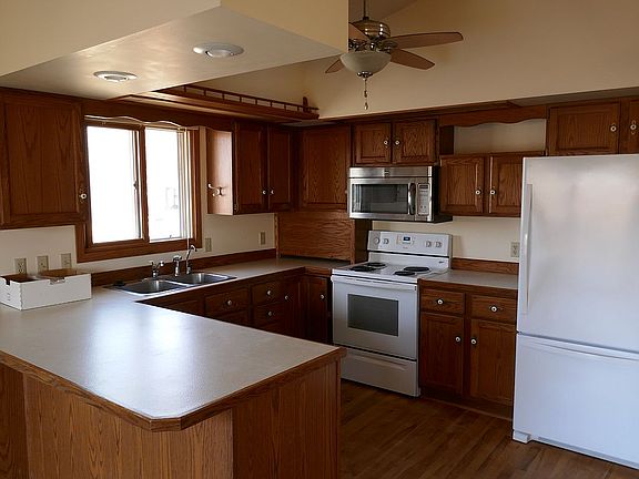 Eat-in Kitchen