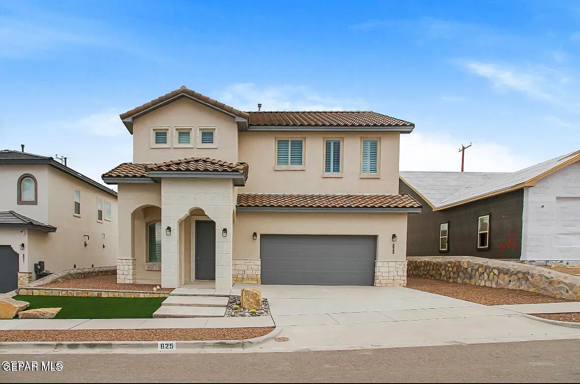 4 bed, 3.0 bath, 2418 sqft, $2,450 — Photo 1