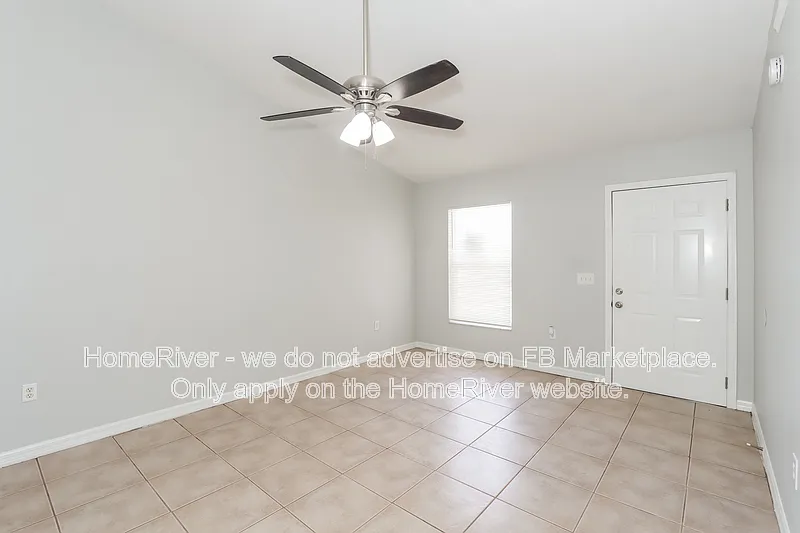 3 bed, 2.0 bath, 1153 sqft, $1,740 — Photo 4
