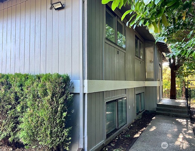 3rd image of 21623 30th Avenue S