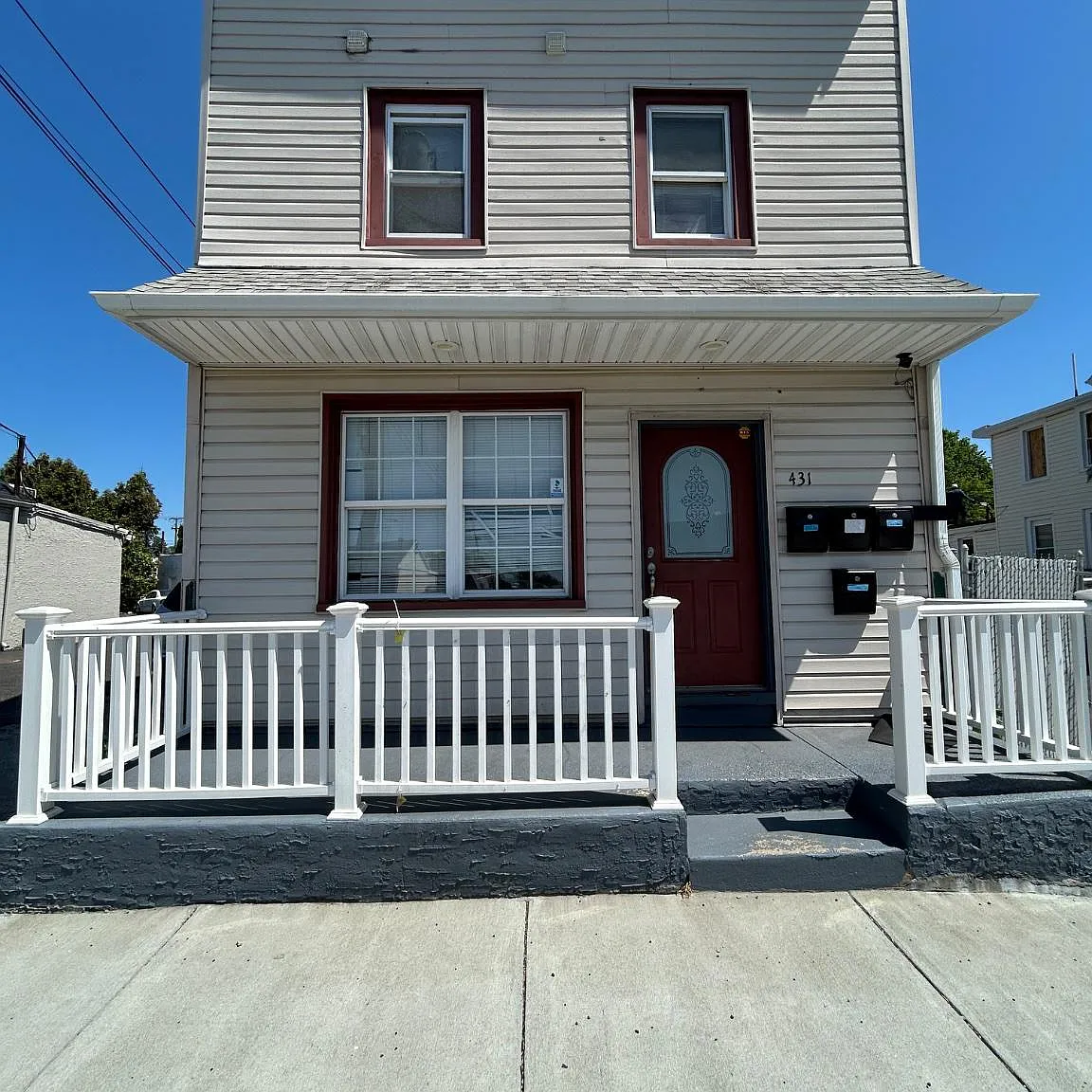2 bed, 1.0 bath, 1128 sqft, $1,650 — Photo 1