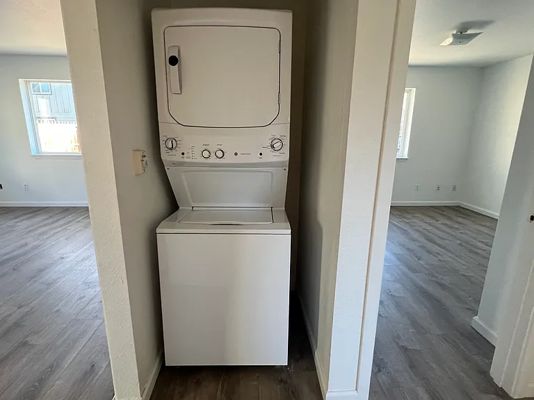 2211 N Airport Rd #4 — Photo 10