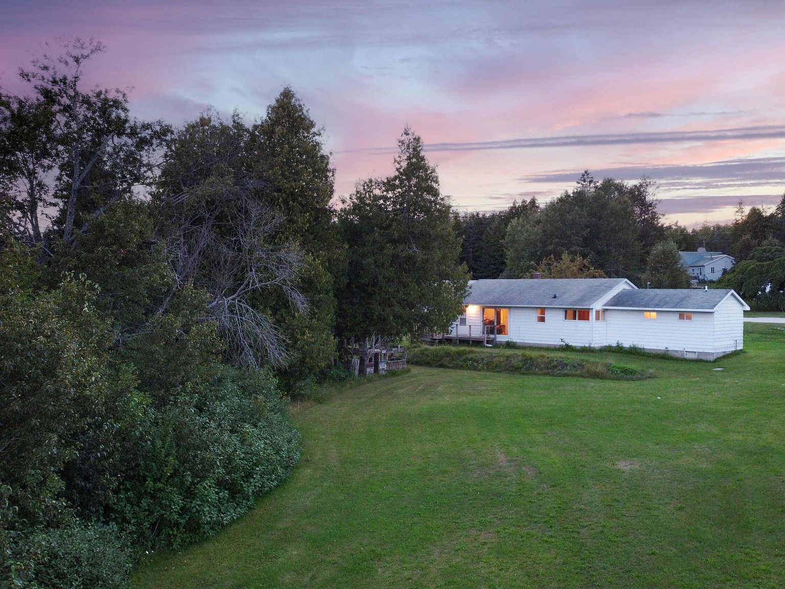 409 S Superior St, De Tour Village, MI 49725 MLS 23522 Zillow