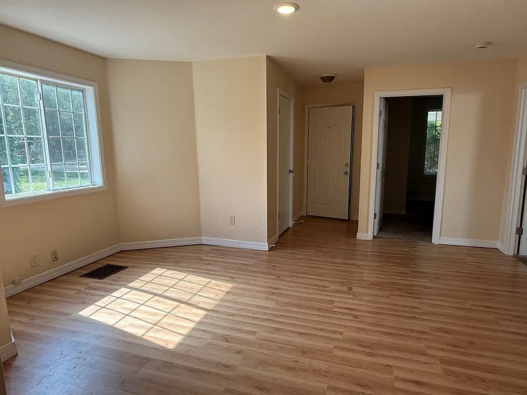 1015 W Center St — Photo 1