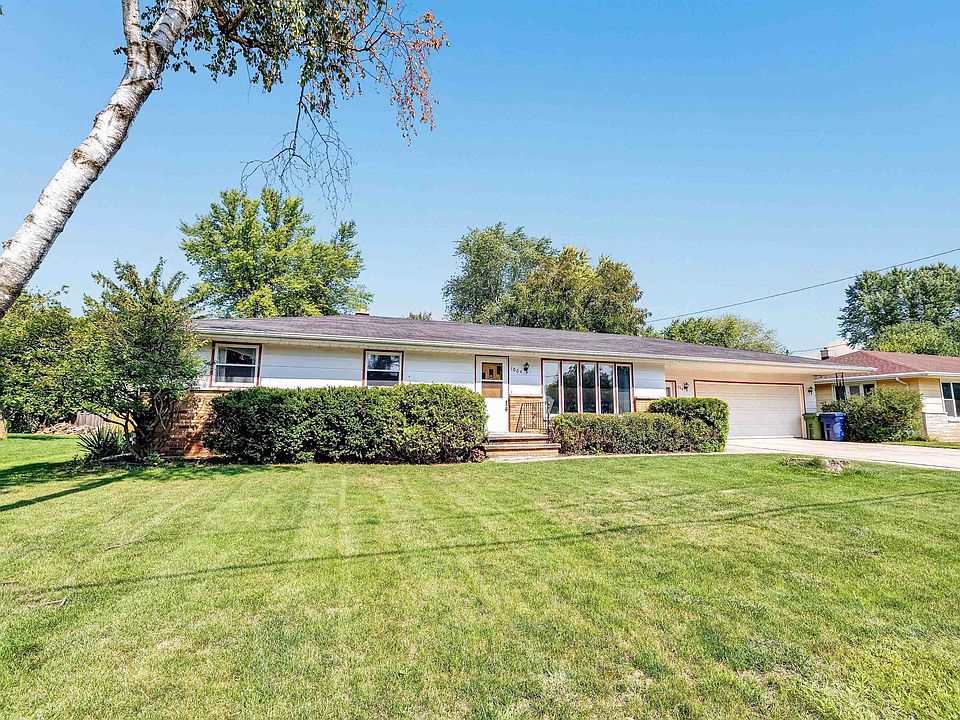 1064 Main St, Wrightstown, WI 54180 MLS 50280369 Zillow