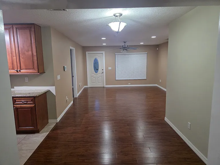 190 Eldron Blvd SE — Photo 5