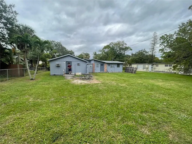 2318 SW 17th Ave #B — Photo 3