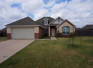 520 Castlebrook Ct, Saginaw, TX 76179
