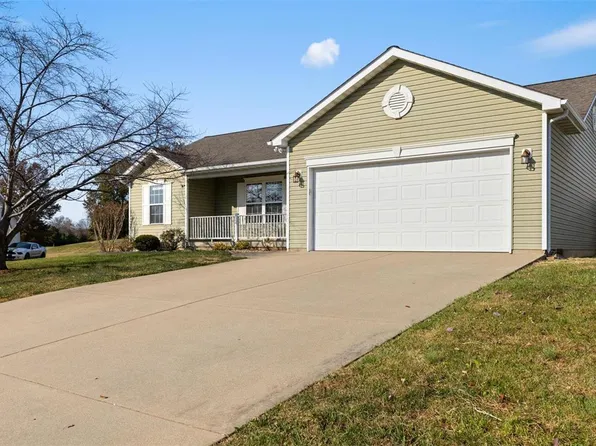 211 Bucking Horse Dr, Farmington, MO 63640