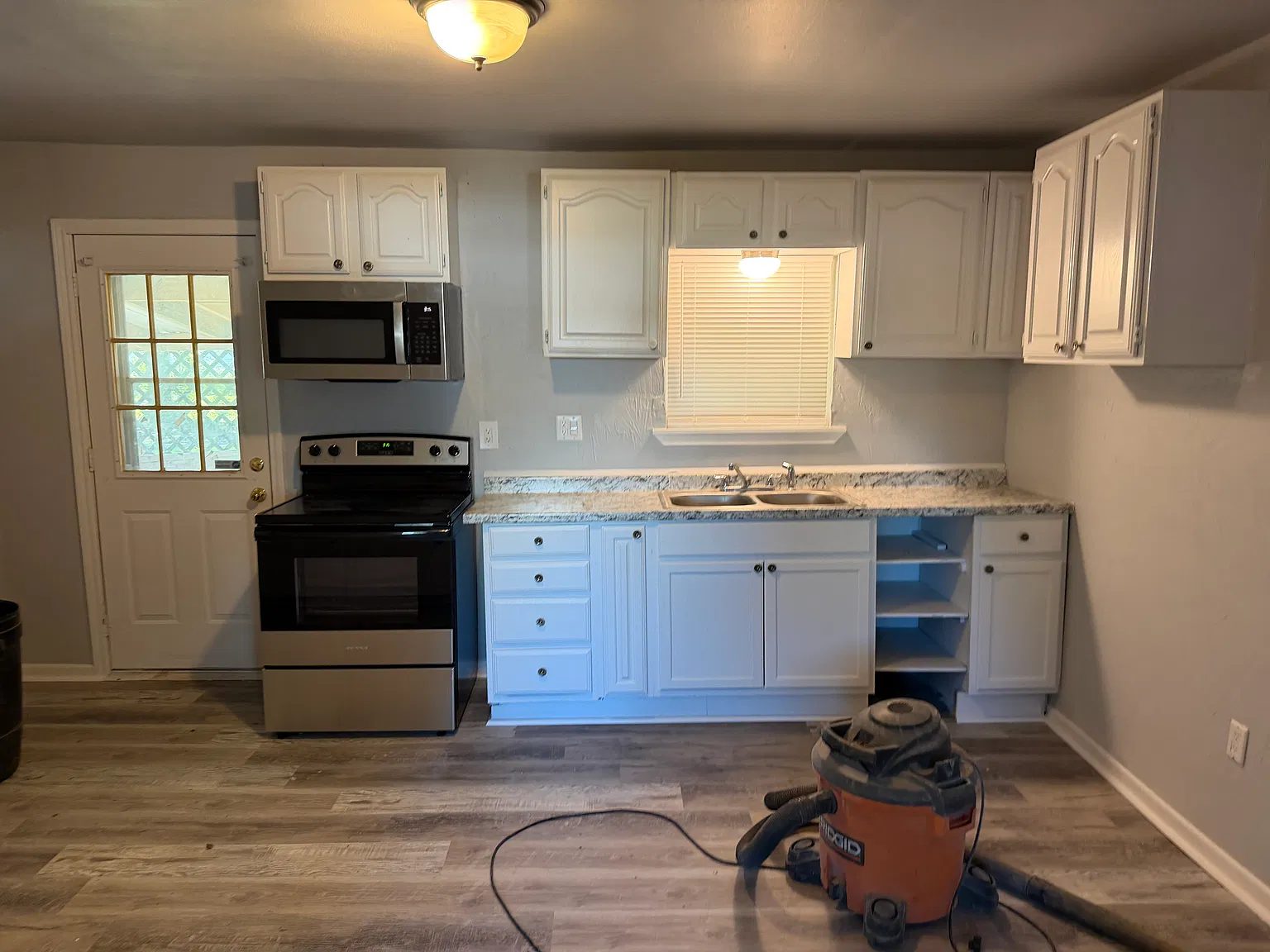 3 bed, 1.5 bath, 1104 sqft, $1,875 — Photo 4