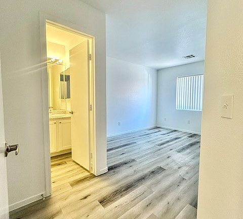 5th image of 1209 Emerywood Ct #X
