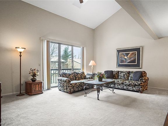 5th image of 130 Lake Terrace Dr