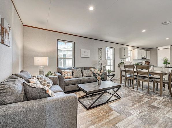 800 Indiana Ave #212-P15