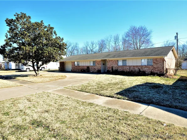 236 W 7th Ave, Bristow, OK 74010