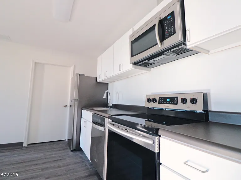 St Peter Apartments — Photo 1