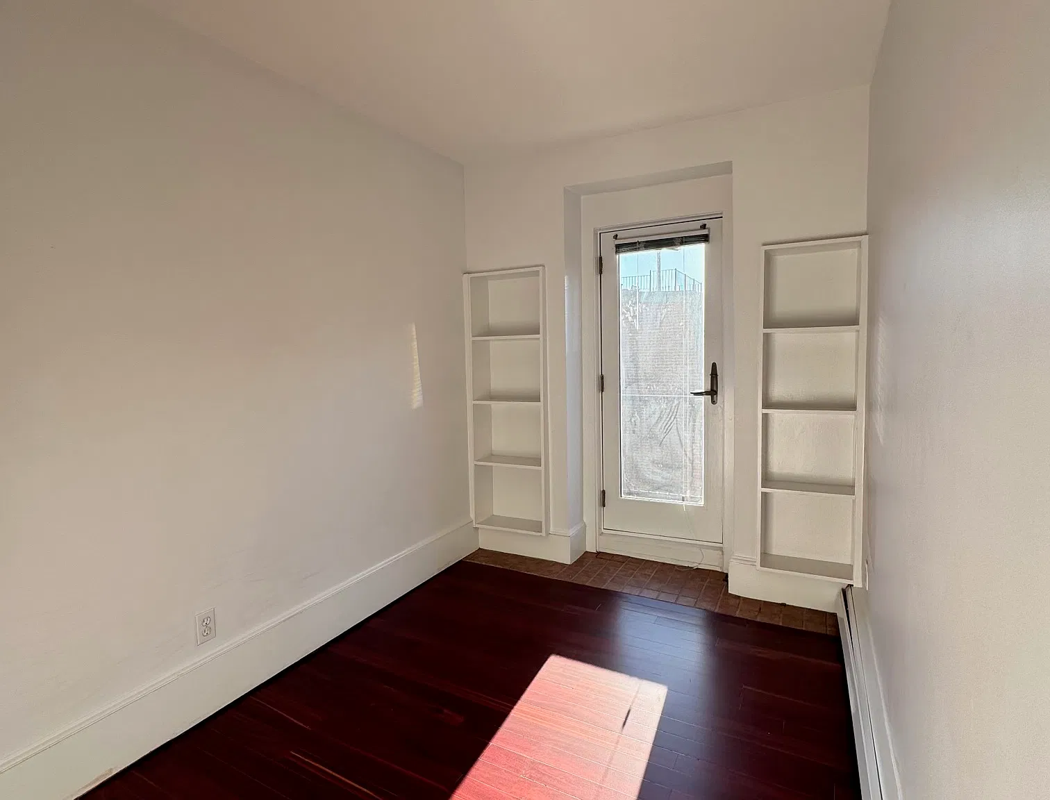 1 bed, 700 sqft, $3,600 — Photo 4