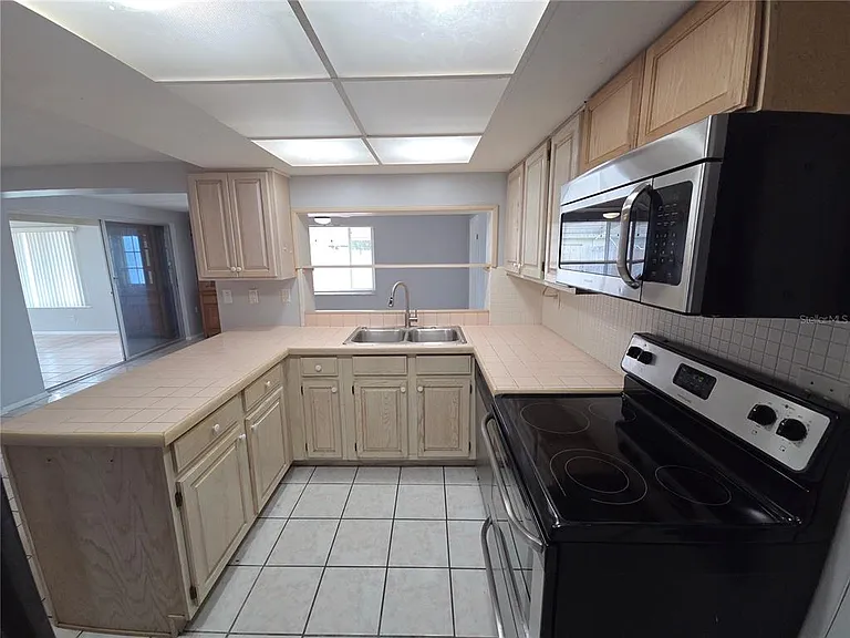 3619 Springfield Dr — Photo 7