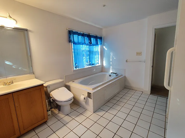 366 Bristol Cir — Photo 22