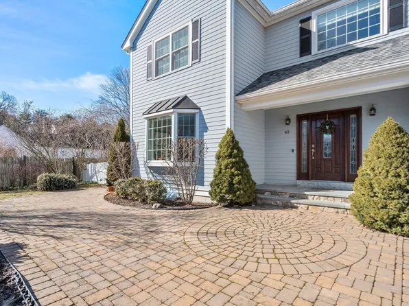 45 Marshall Rd, Wellesley, MA 02482