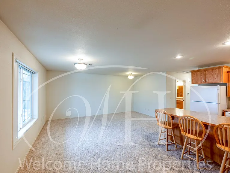 132 E Birch St — Photo 5