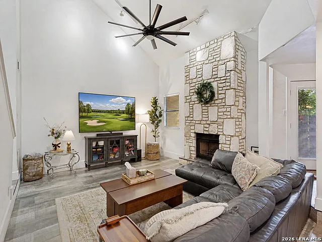 8535 Echo Creek Ln — Photo 2