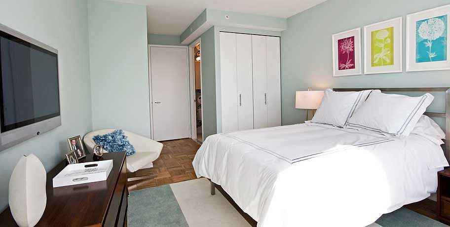 1st image of 48 Wall St Lbby 2