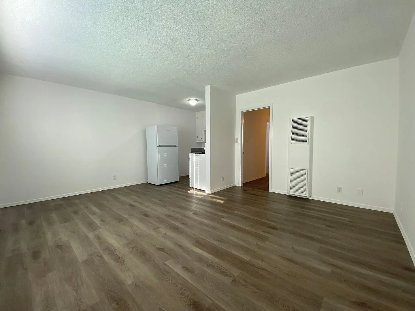 241 4th Ave — Photo 3
