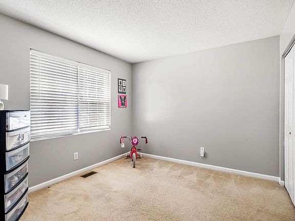5th image of 1110 Kendall Dr