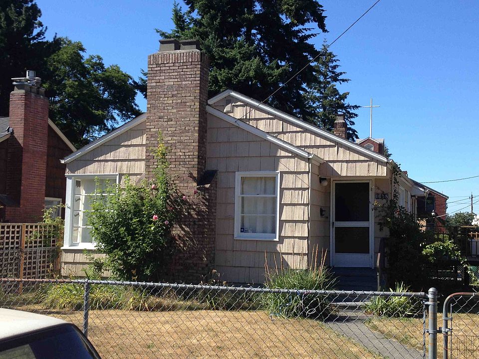 2nd image of 1058 NE 95th St