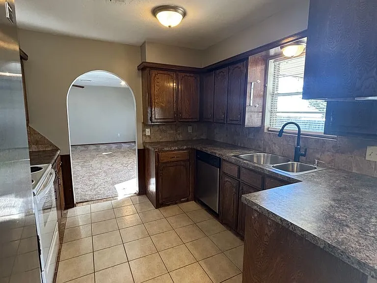 7816 NW Baldwin Ave — Photo 9