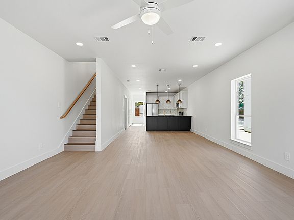 5th image of 2337 Benbrook Blvd