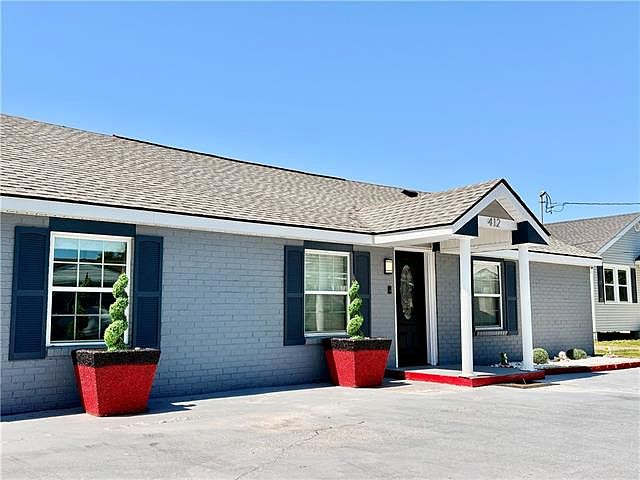 1st image of 412 Avenue G