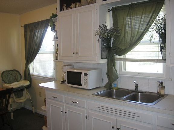 5th image of 213 Highland Ave