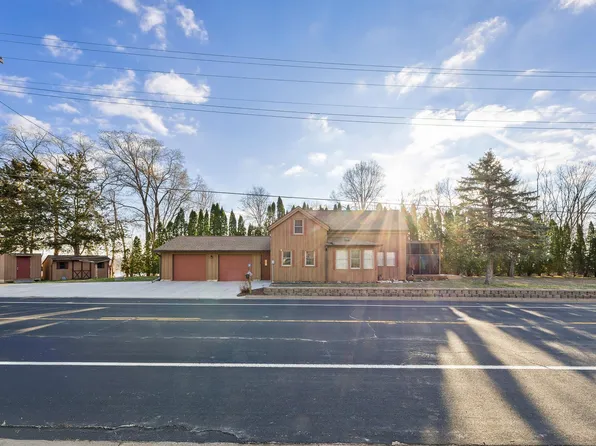 46652 Riverview Dr, La Crescent, MN 55947