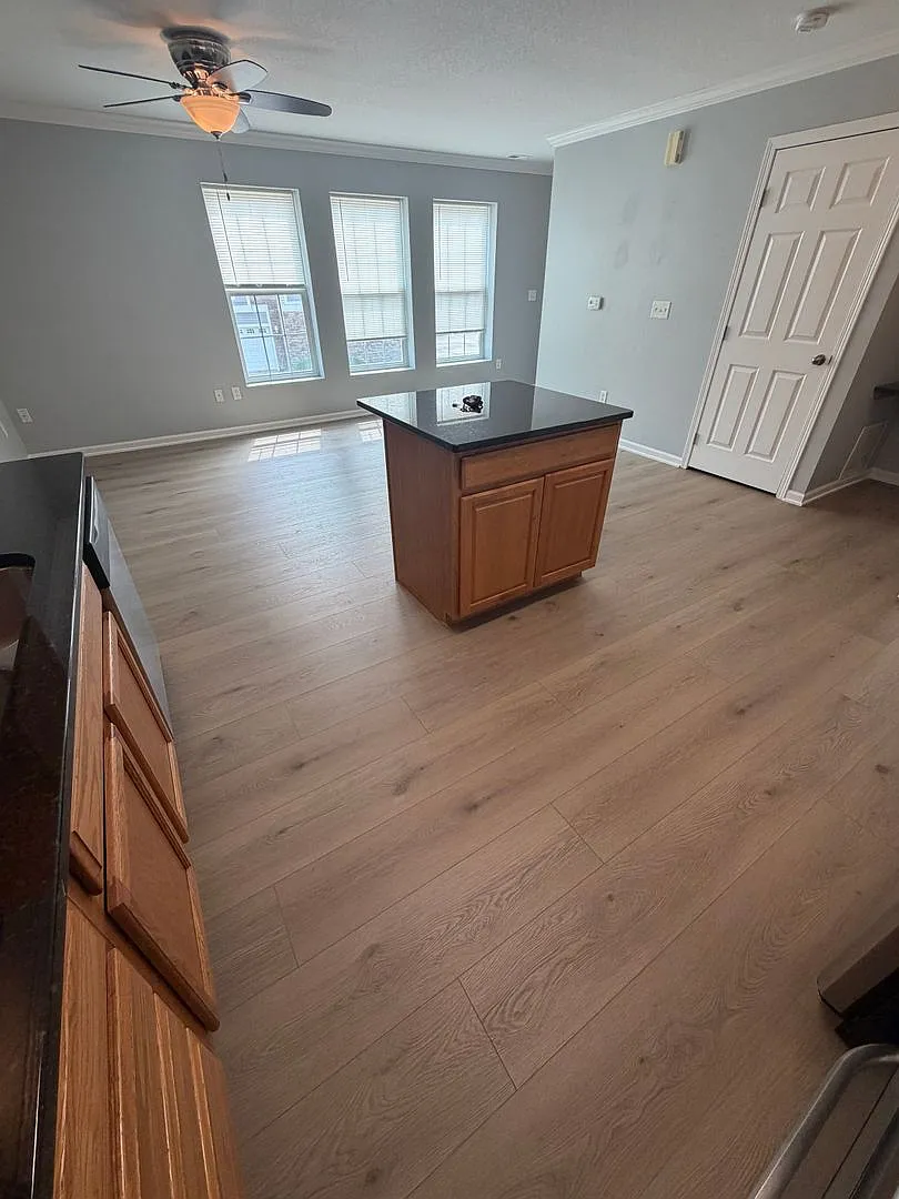 2-Bedroom Townhome in West Des Moines — Photo 3