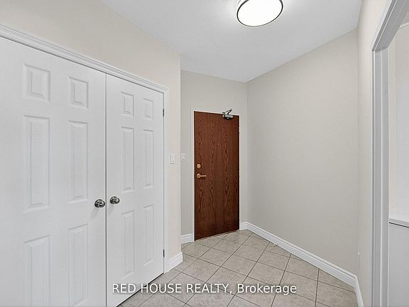 4th image of 5250 Lakeshore Rd #809