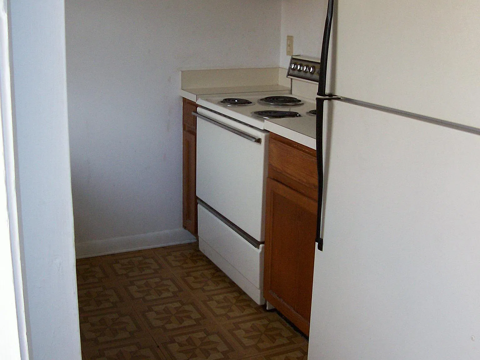 2 bed, 985 sqft, $1,200 — Photo 4