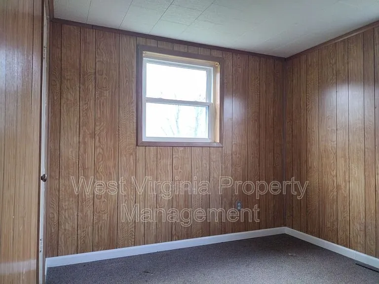 335 Little Vine Dr #B — Photo 4