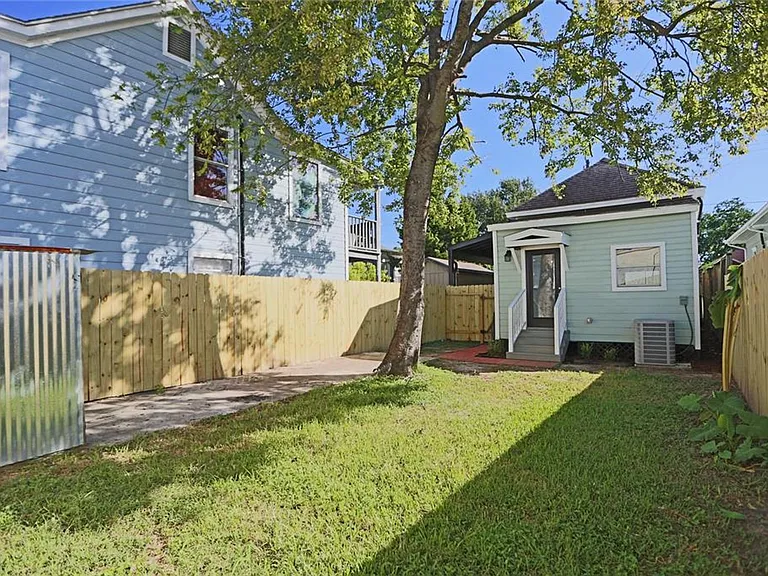 2119 Freeman St — Photo 13