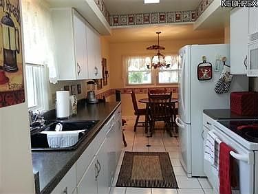 4th image of 118 Andrea Blvd