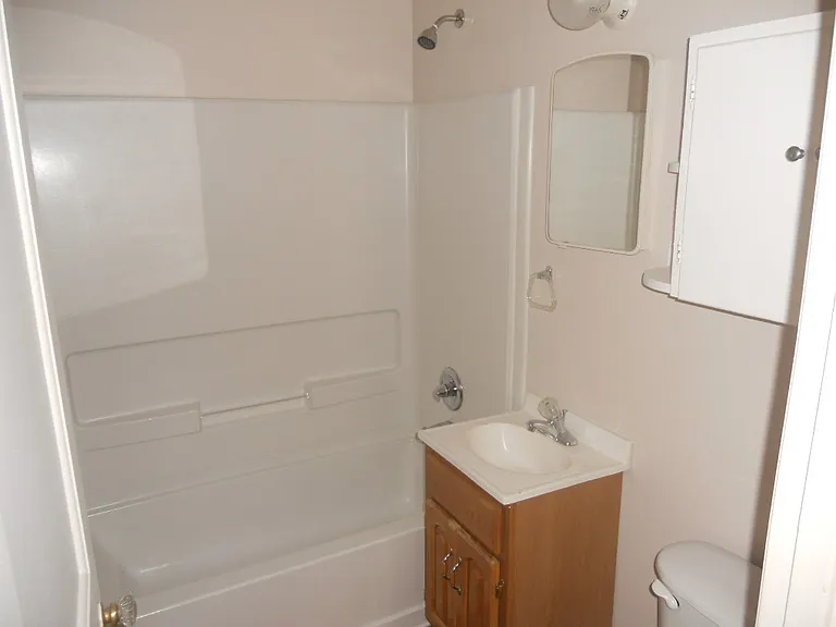 826 N Garfield St — Photo 4